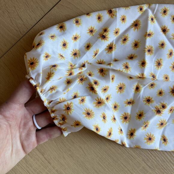 NWT WeWoreWhat x Revolve Daisy Flower Billow Sleeve Crop Top Women's Size Large - Picture 4 of 8